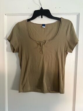 Old Navy Olive Short Sleeve Scoop Tie-Front Ribbed Top